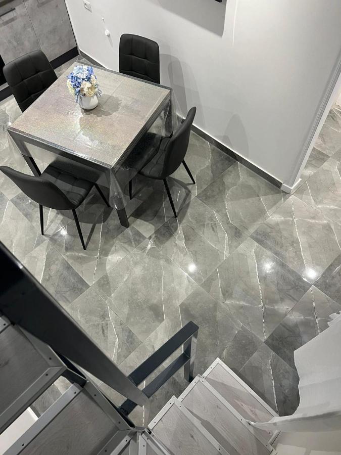 Casa Aurora Apartment Наполи Екстериор снимка