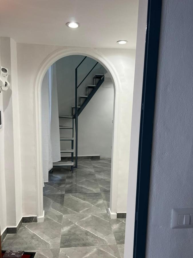 Casa Aurora Apartment Наполи Екстериор снимка
